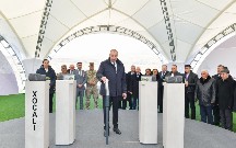 Prezident Xocalıda soyqırımı memorialının təməlini qoydu