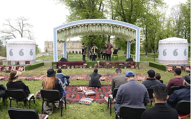 “Xarıbülbül” Beynəlxalq Musiqi Festivalı başladı - Fotolar